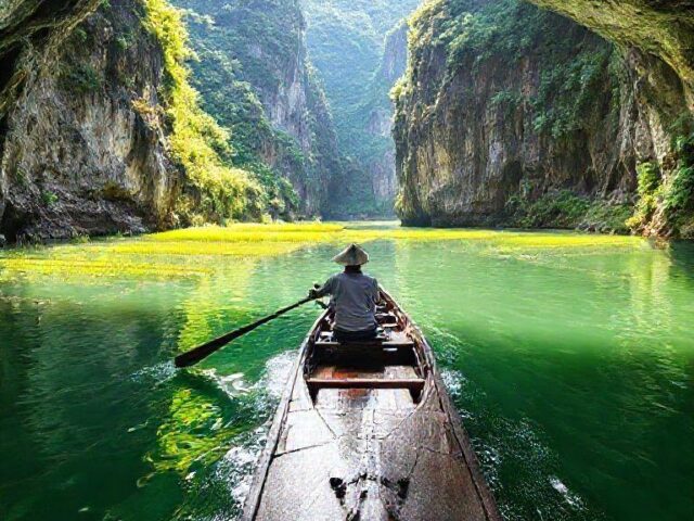 Ninh Binh Day Trip Adventure Guide