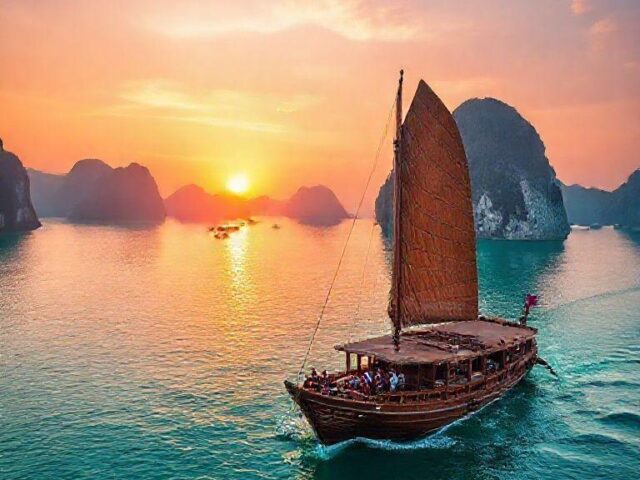 Home 18 Your Ultimate Guide to a Perfect Halong Bay Cruise